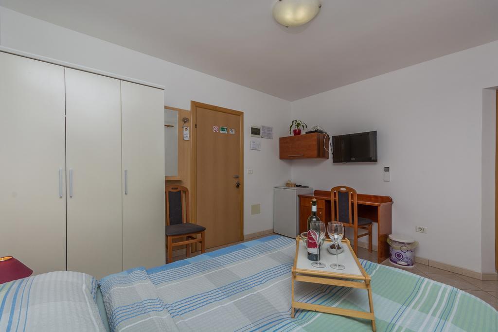 Guest House Gloria Novigrad Istria Extérieur photo